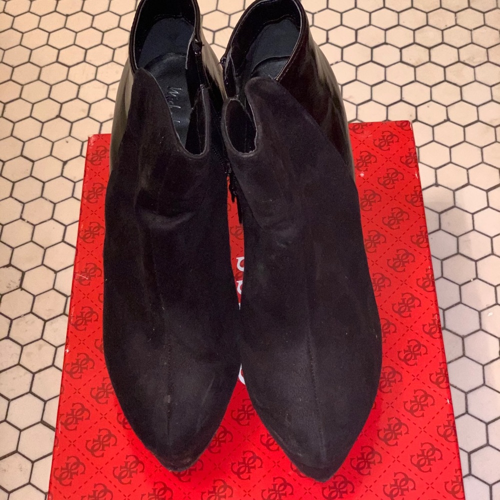 Black suede/patent ankle boot